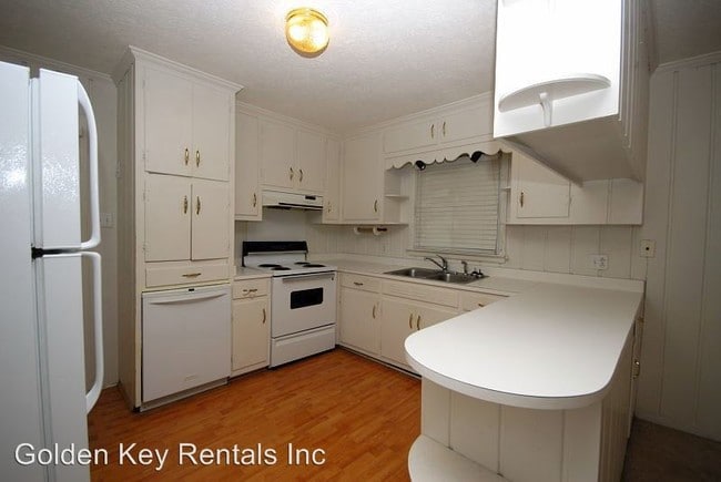 Building Photo - 3 br, 1.5 bath House - 3357 Salem Church Road