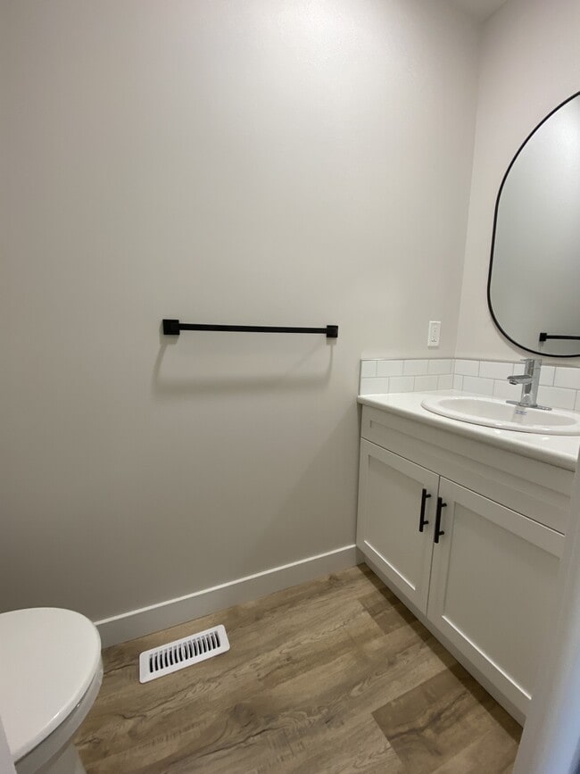 Building Photo - 9528-9598 98 Ave