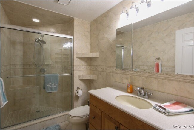 Building Photo - 364 NW 14th Pl