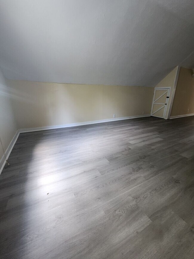 Foto del edificio - One Bedroom Clean Apt For Rent