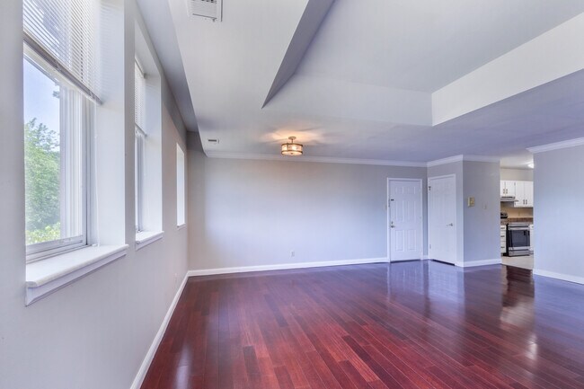 Foto del edificio - 533 Colebrook Dr