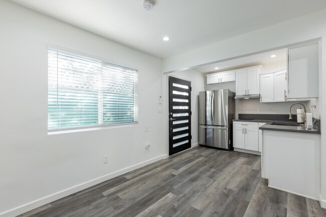 Foto del edificio - 1102 Centinela Ave