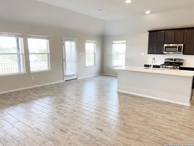 Building Photo - 417 Spiny Lizard Ln