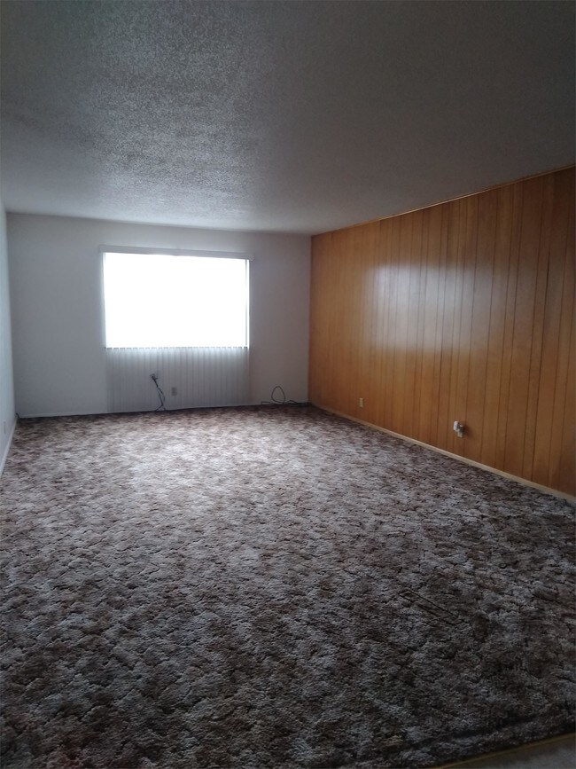 Foto del edificio - 401 E 5th St