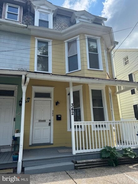 Building Photo - 342 S Catherine St