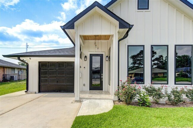 Building Photo - 1726 Stonecrest Dr