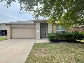 Building Photo - 106 Bowstring Bend