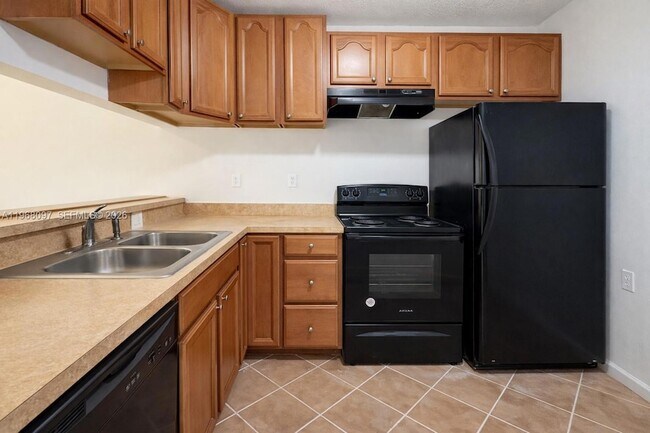 Building Photo - 971 Lake Terry Dr