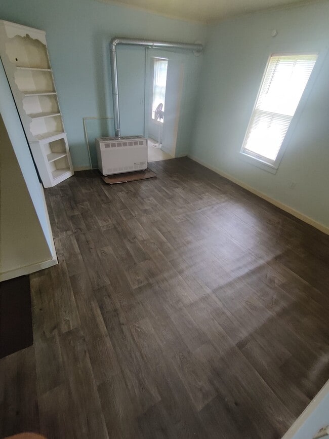 Building Photo - 708 Linden Pl