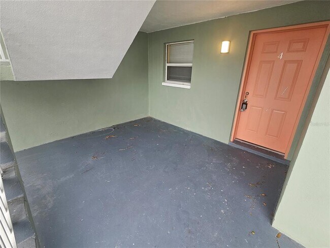 Building Photo - 2035 Alpine Rd