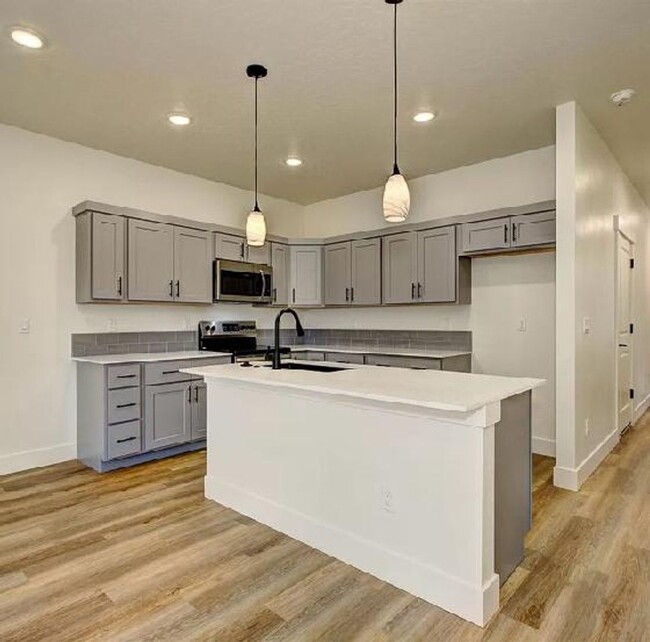 Foto del edificio - New home for Rent! Great Location.