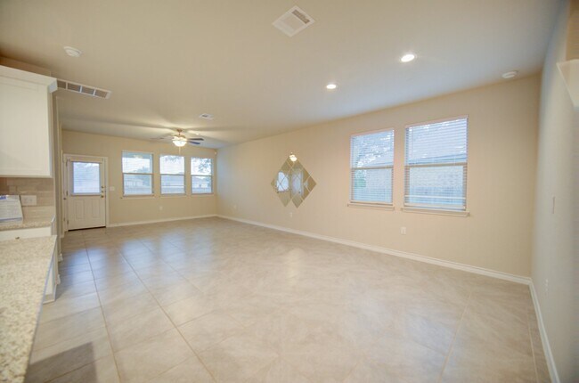 Foto del edificio - 8842 White Crown