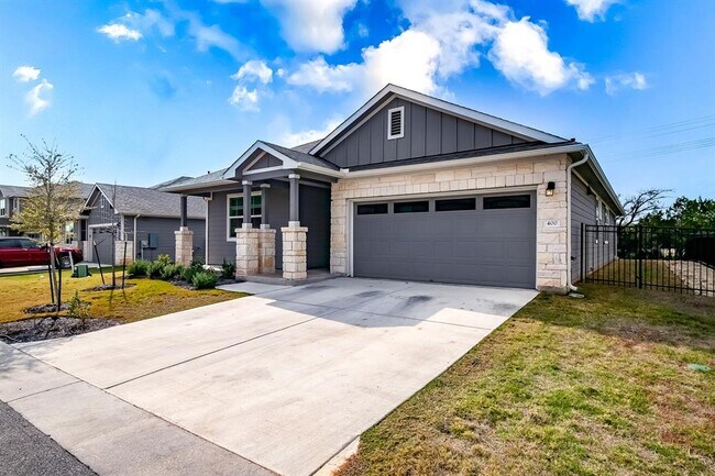 Building Photo - 400 Florenz Ln