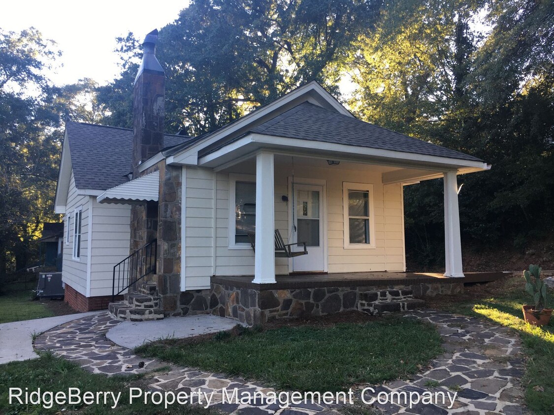 Primary Photo - 3 br, 1 bath House - 8 Morningside Dr SW