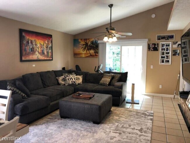 Building Photo - 3 br, 3 bath House - 11741 Sand Castle