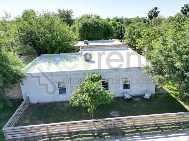 Foto del edificio - Well cared for 4bed/2bath in Central Mcallen