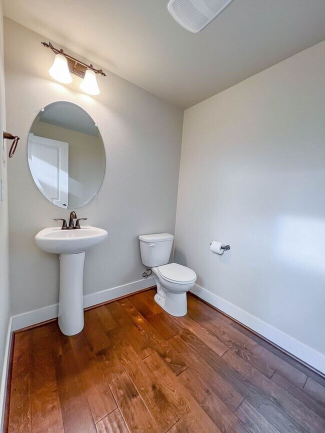 Foto del edificio - Four Bedrooms in Sherwood!