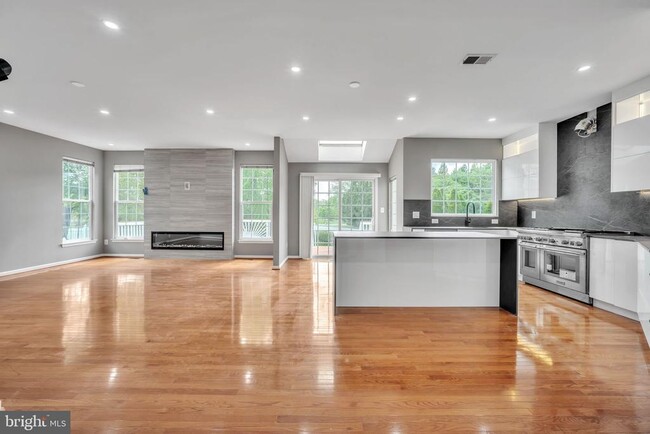 Foto del edificio - 20195 Hidden Creek Ct