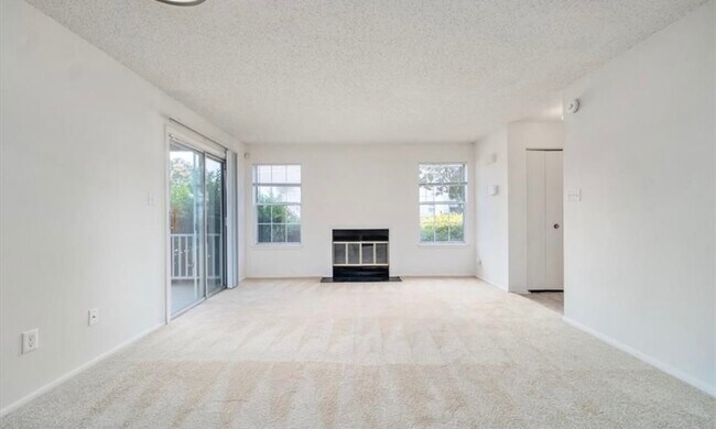 Building Photo - 600 Spire Ct