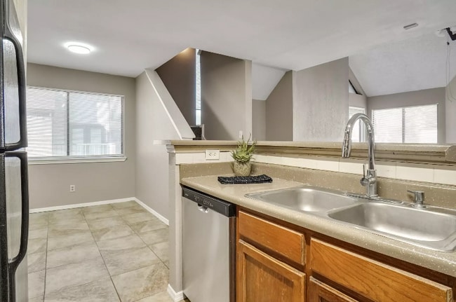 Photo - 2300 Balsam Dr Apartment