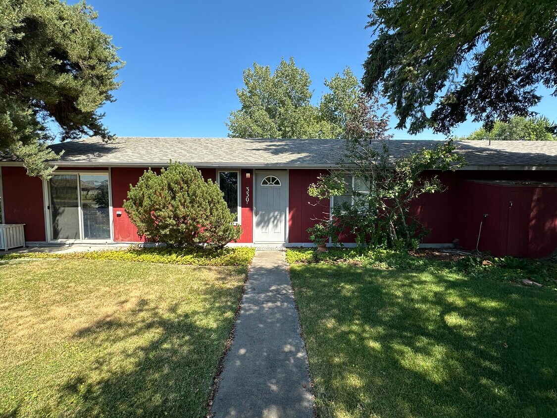 330 NE Fifth St Unit 330 NE 5th B, Irrigon, OR 97844 Condo for Rent