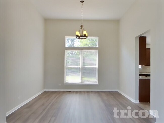 Foto del edificio - 231 Paradise Pkwy
