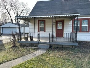 Building Photo - 2726 S Lyons Ave