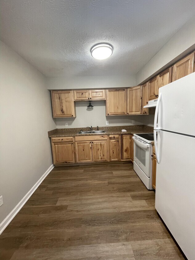Primary Photo - 153 N Vail Dr