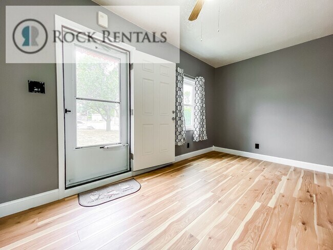 Foto del edificio - Completely Renovated 1 Bed 1 Bath House