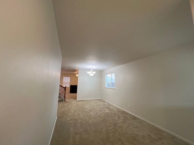 Building Photo - 4 Bedroom Stunner In Salmon Creek's Desira...