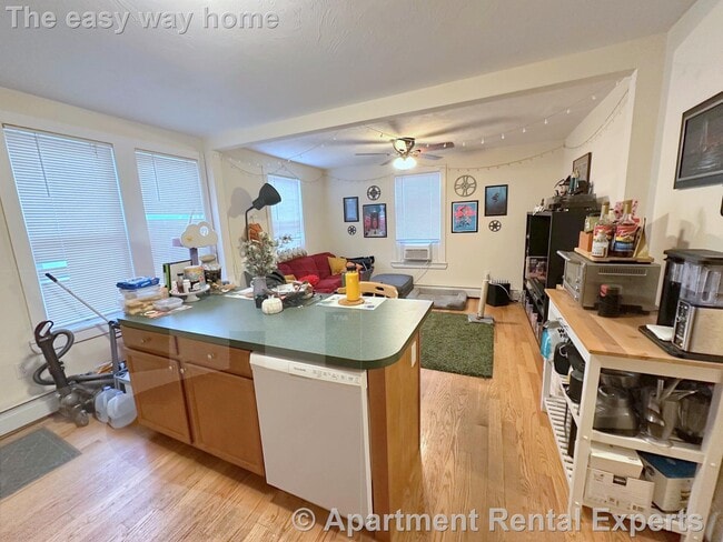 Photo - 387 Columbia St Apartment