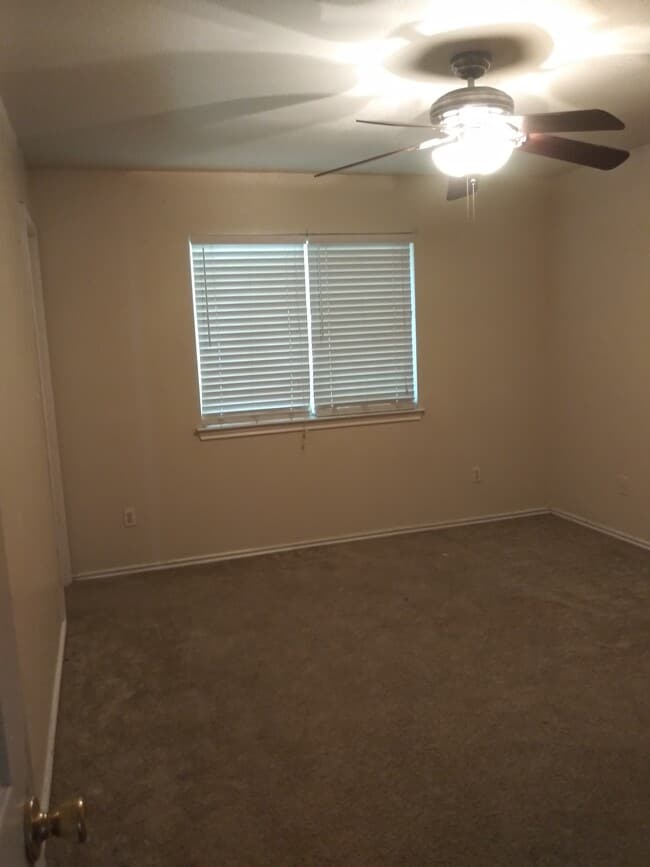 Building Photo - 855 Sagewood Trl