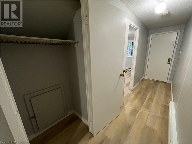 Photo du bâtiment - 1200 Courtland Ave E