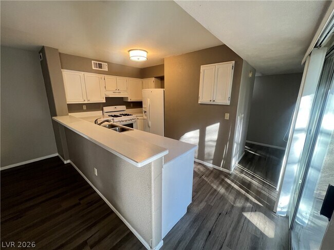 Foto del edificio - 2251 Wigwam Pkwy