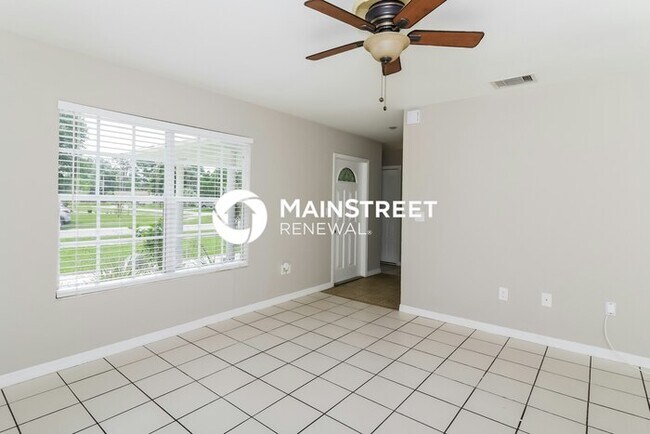 Building Photo - 2 Bedroom Pet-Friendly Home in North Port, FL with Main Street Renewal