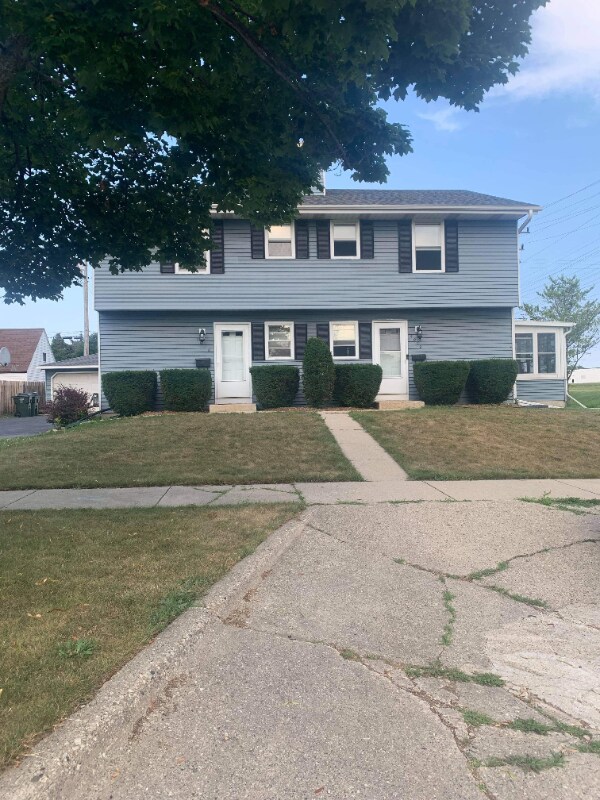 4052 S Brust Ave, Saint Francis, WI 53235 House Rental in Saint