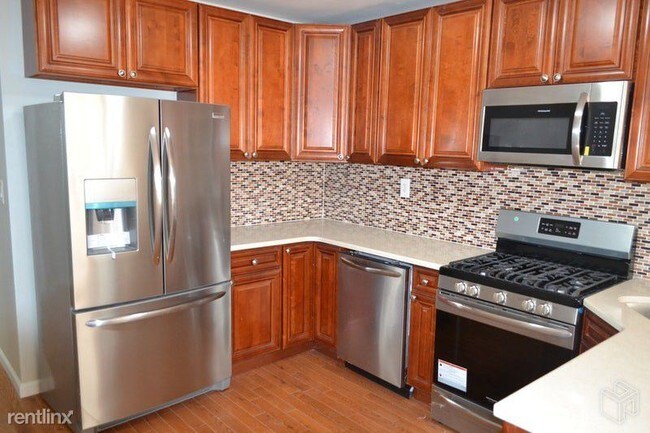 Building Photo - 2 br, 1 bath  - 115 E 179th St