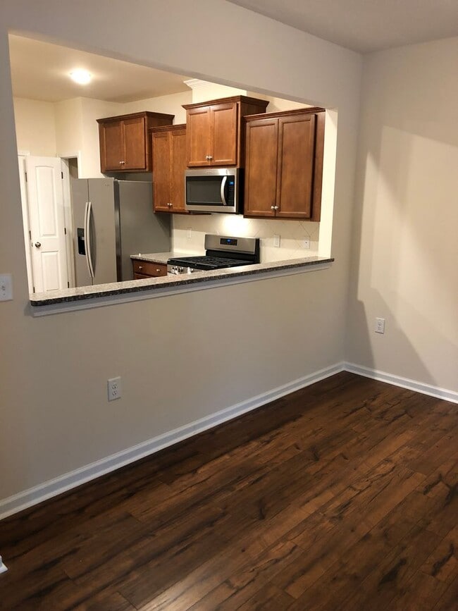 Building Photo - Excellent SW Durham Location Near Southpoint