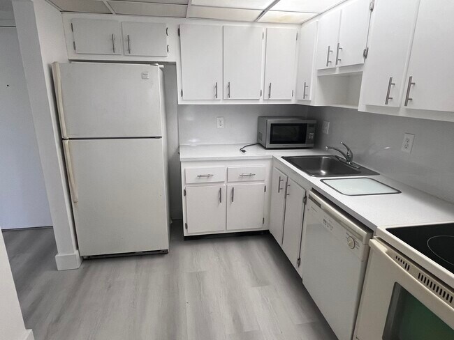 Foto del edificio - 13499 Biscayne Blvd