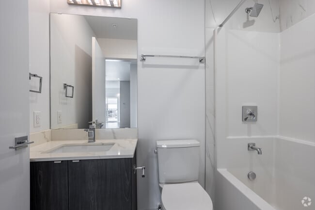 3BR, 2BA - 1034SF - Second Bathroom - Heritage Flats