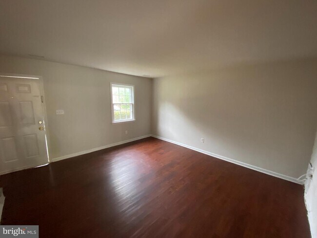 Foto del edificio - 719 Olde Greenwich Cir