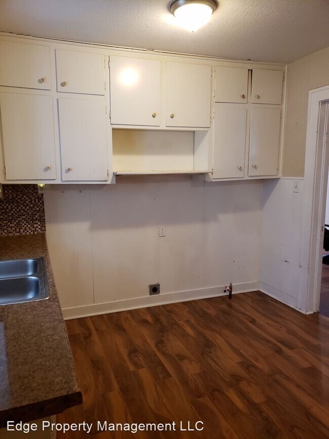 Foto del edificio - 3 br, 1 bath House - 1204 SW 12th Ave.