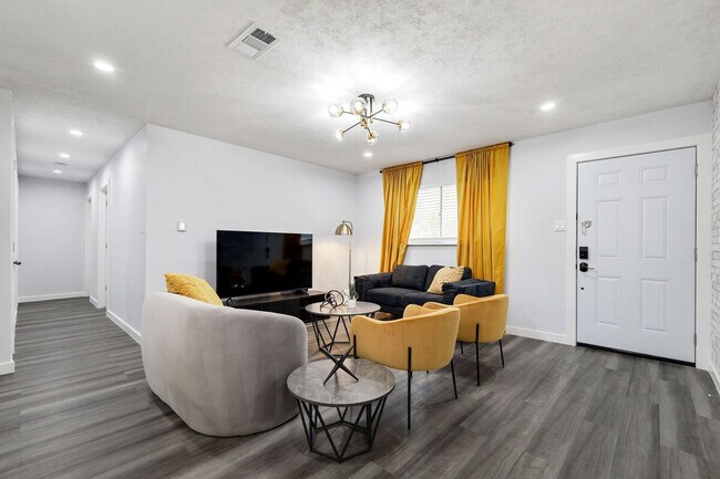 Foto del edificio - 7609 Noreast Dr