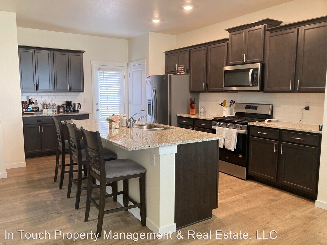 Primary Photo - 4 br, 3 bath House - 739 Quemoy Street