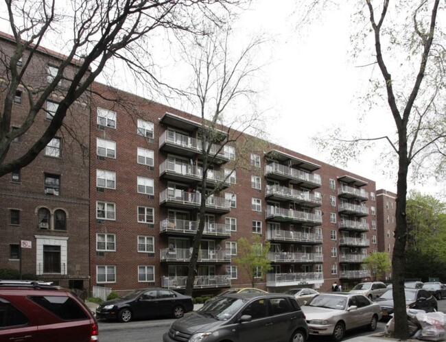 Building Photo - 83-33 118th St