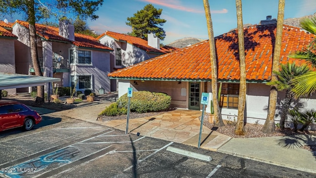 Building Photo - 3210 E Calle De La Punta