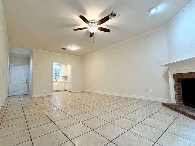 Building Photo - 2100 San Gabriel St