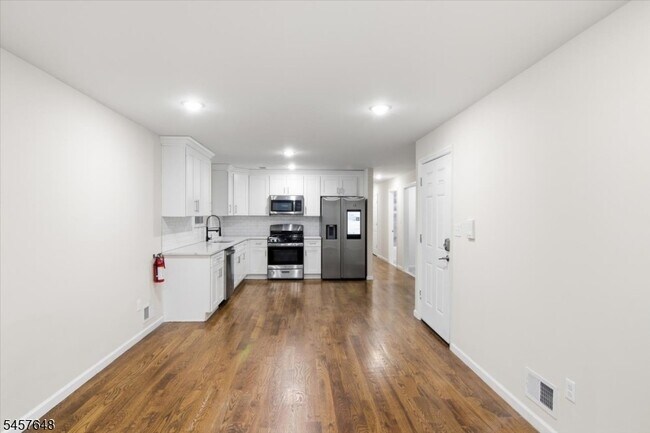 Building Photo - 67 S 13th St