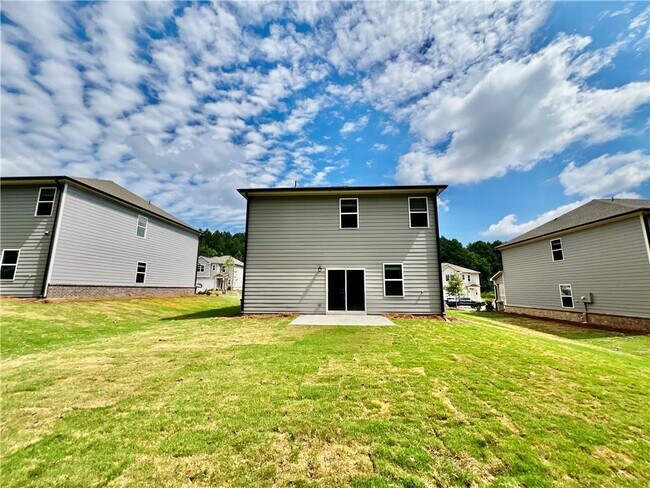 Building Photo - 821 Evergreen Rd