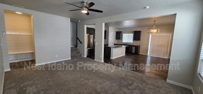 Building Photo - 3313 S Daybreak Ave